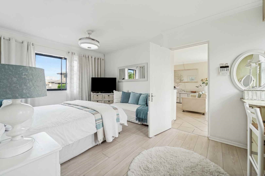 4 Bedroom Property for Sale in Sunset Links Western Cape